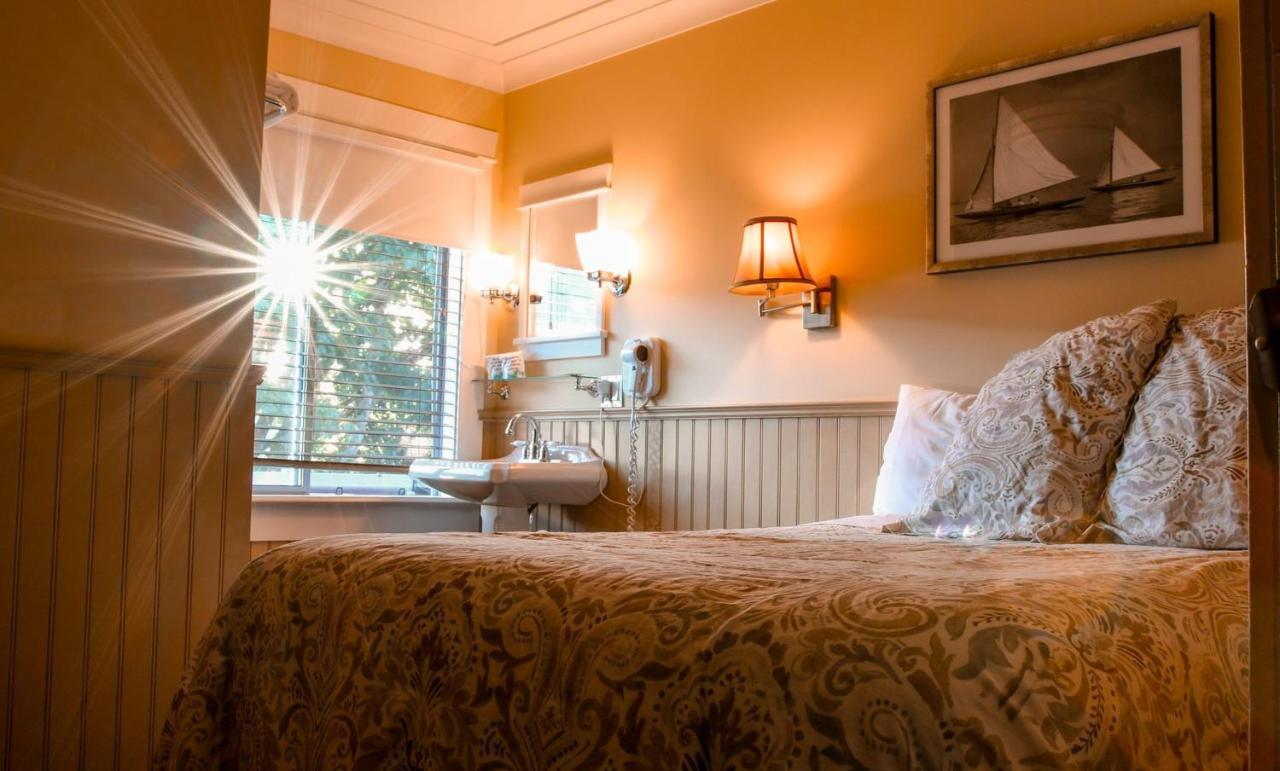Salt Spring Ltd Inn 3*